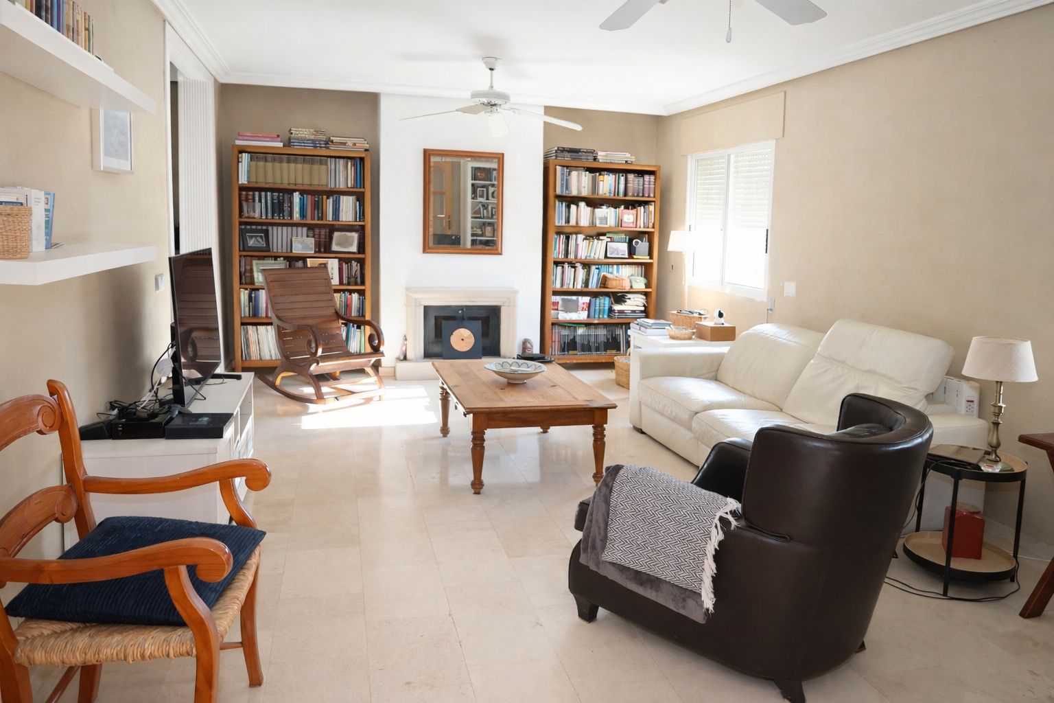 Living room of Houses for sale in San Vicente del Raspeig / Sant Vicent del Raspeig  with Air Conditioner, Private garden and Terrace