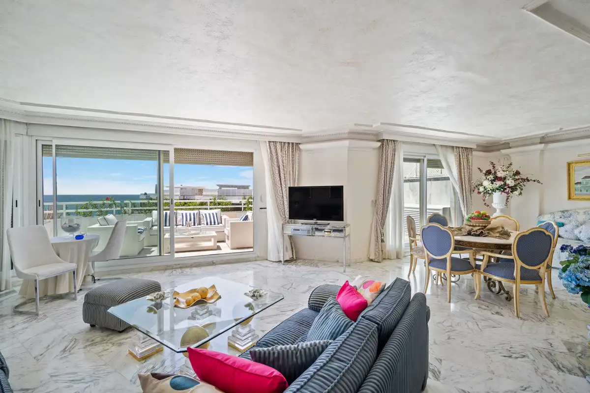 Penthouse with pool for sale in Avenida Bulevar Príncipe Alfonso de Hohenlohe, imagen 3