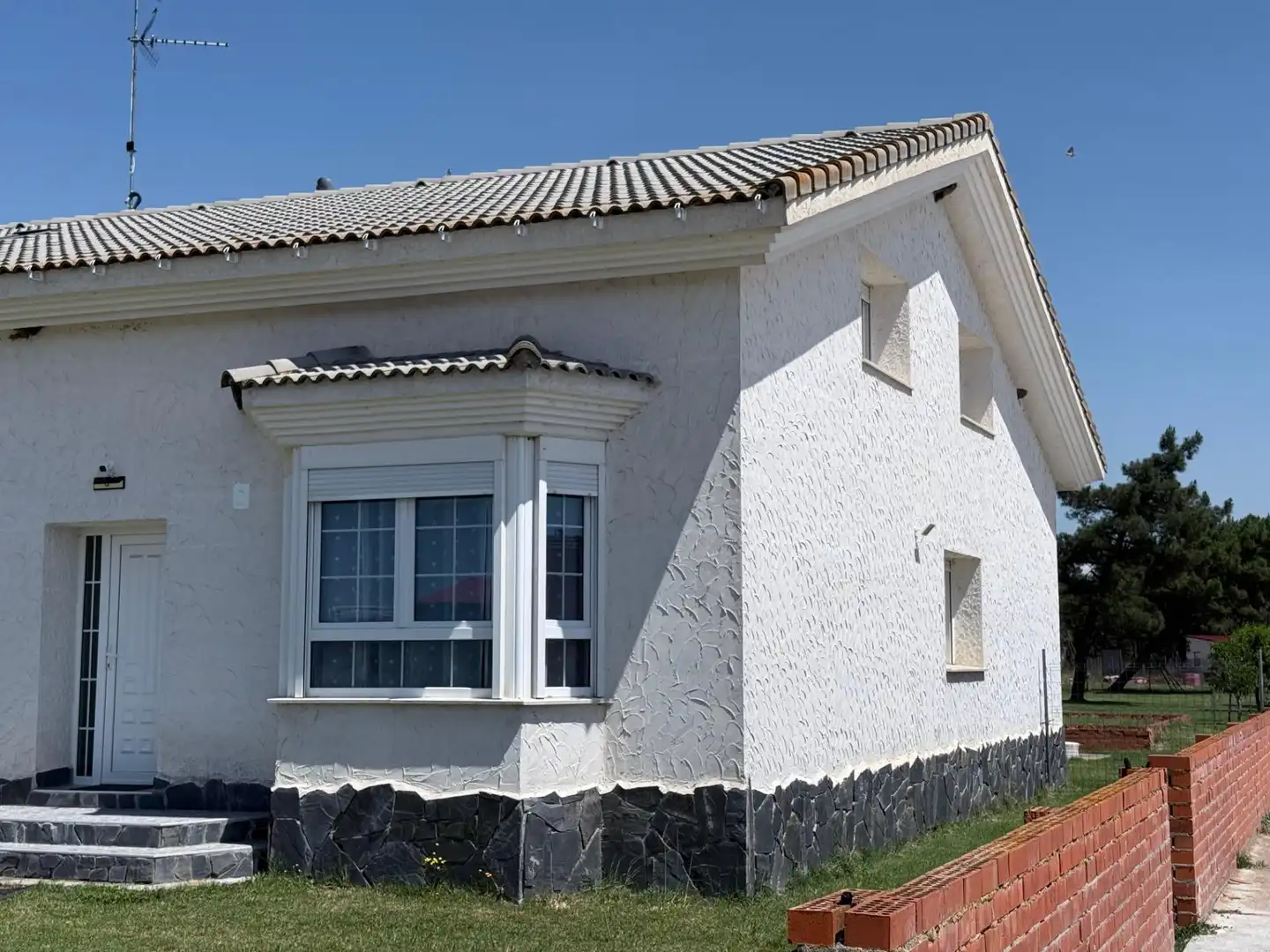 Vista exterior de Casa o chalet en venta en Sanchonuño con Calefacción, Jardín privado y Trastero