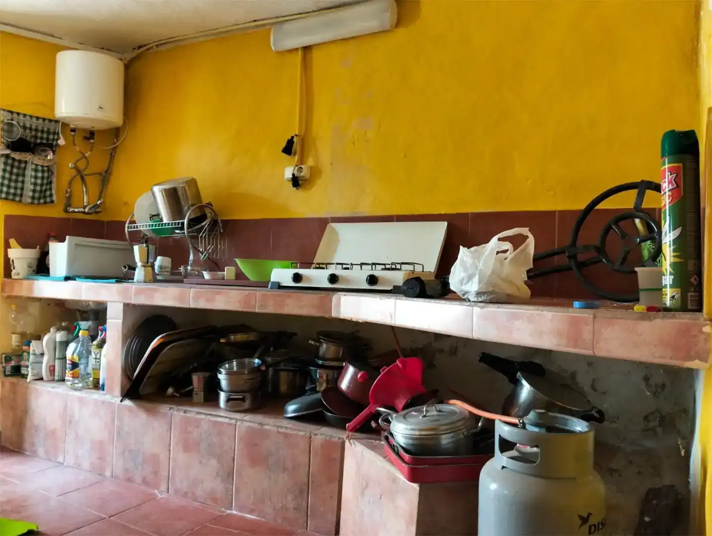 Cuina de Casa adosada en venda en Vega de San Mateo amb Jardí privat, Piscina i Microones