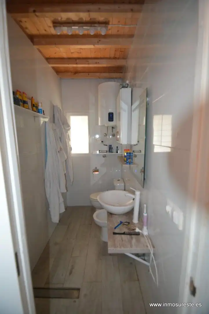 Bany de Finca rústica en venda en Orihuela amb Terrassa