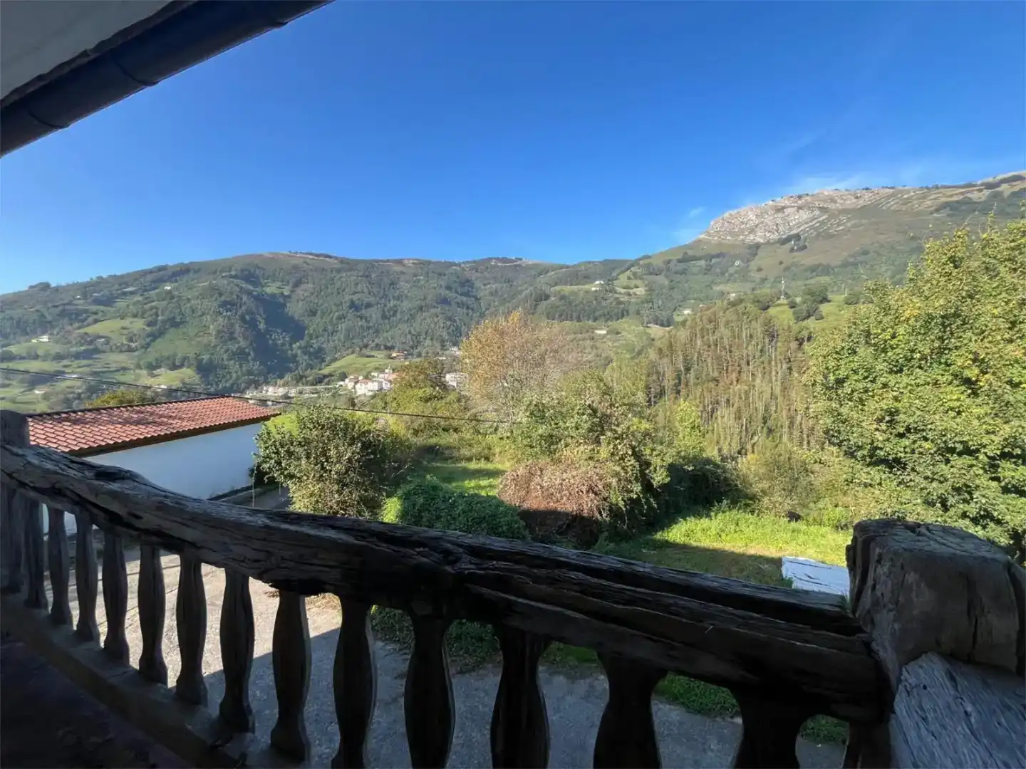Vista exterior de Finca rústica en venda en Errezil amb Jardí privat, Traster i Moblat
