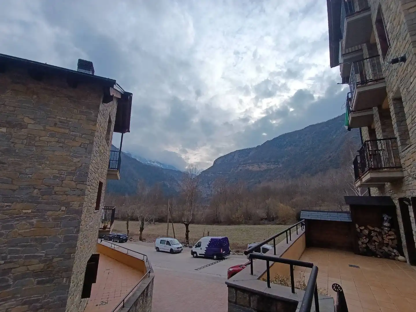 Vista exterior de Pis en venda en Castejón de Sos amb Calefacció, Terrassa i Traster