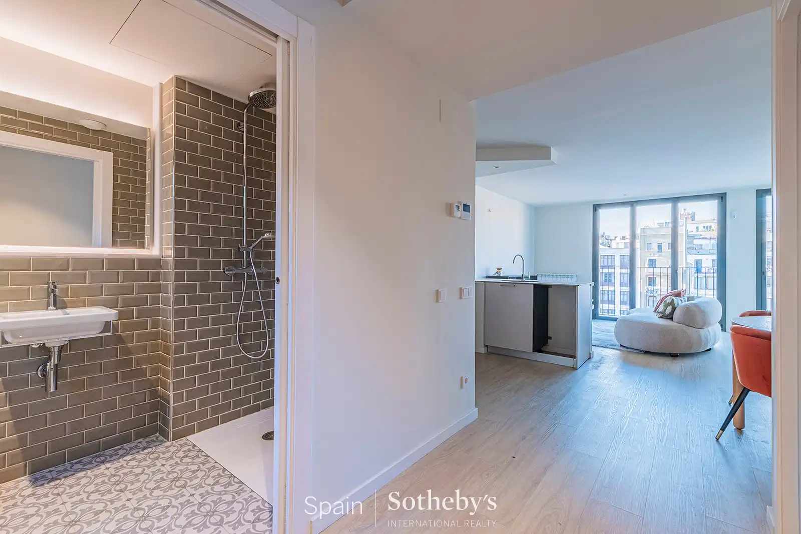 Badezimmer von Maisonette zum Verkauf in Barcelona mit Klimaanlage und Heizung