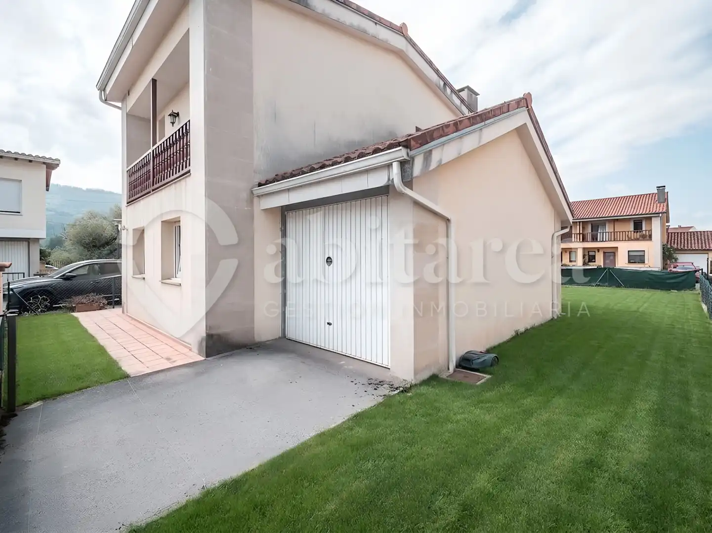 Parking of Houses for sale in Castañeda  with Heating, Private garden and Parquet flooring