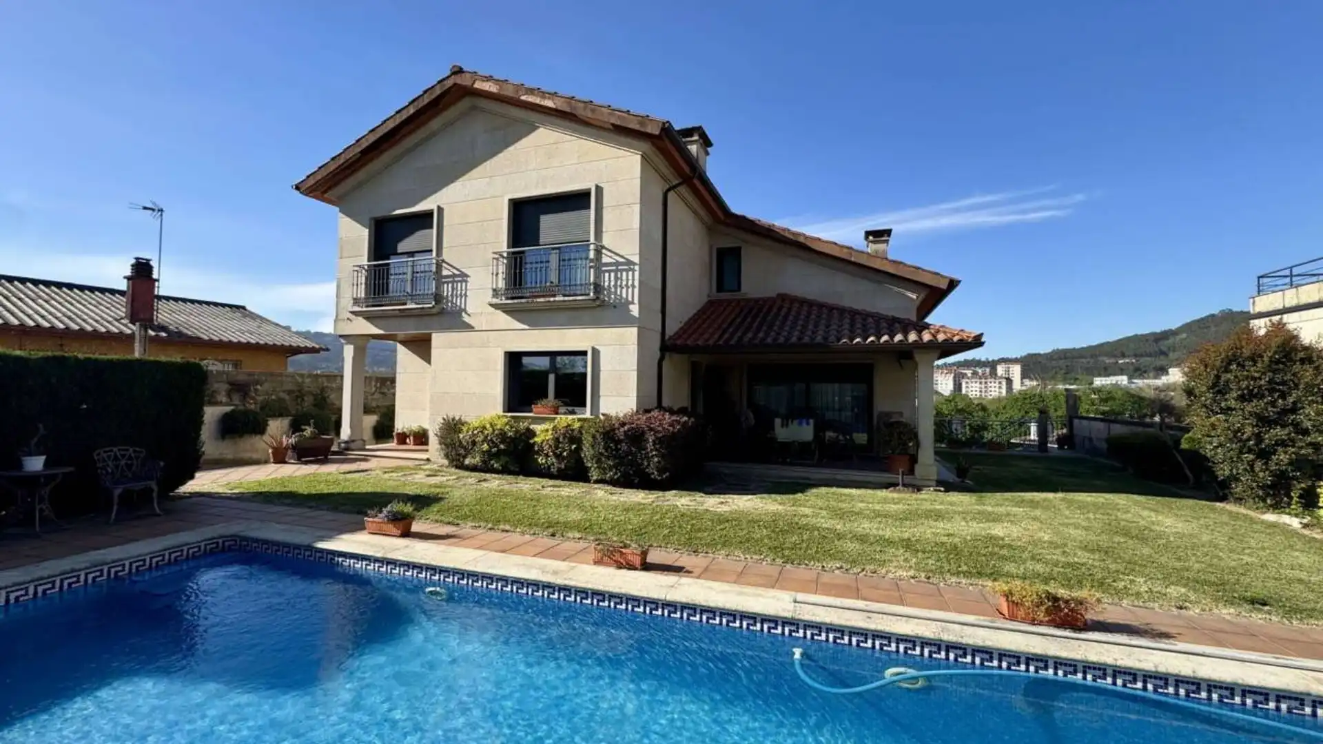 Houses for sale in Calle Pontenova, O Porriño