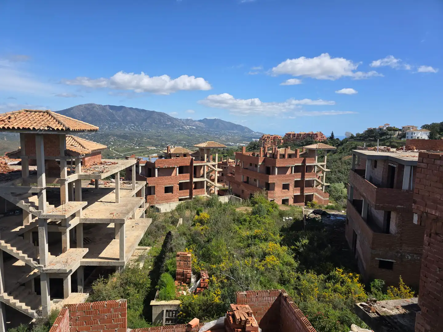 Vista exterior de Edifici en venda en Ojén amb Piscina comunitària