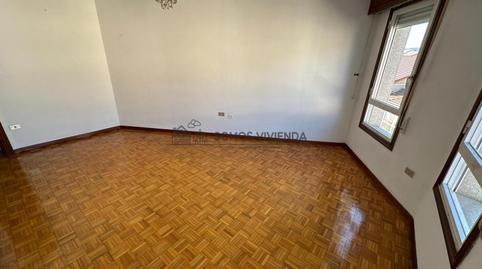 Foto 2 de Apartament en venda a Ventiun, Ourense Capital