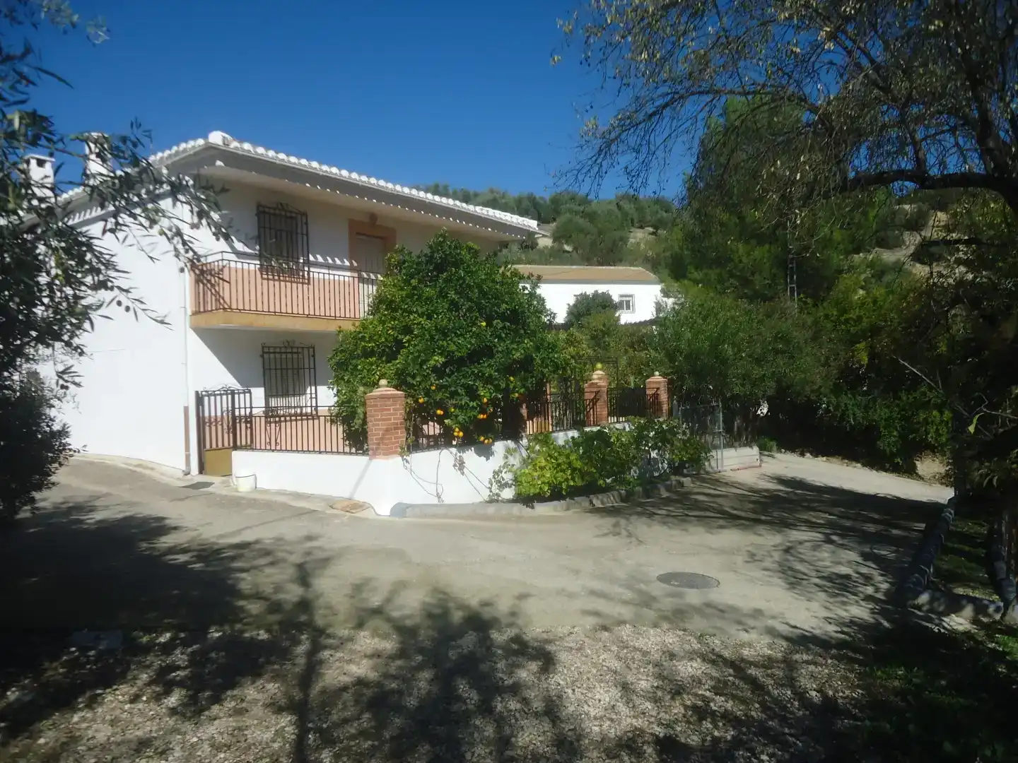 Vista exterior de Casa o xalet en venda en Iznájar amb Balcó