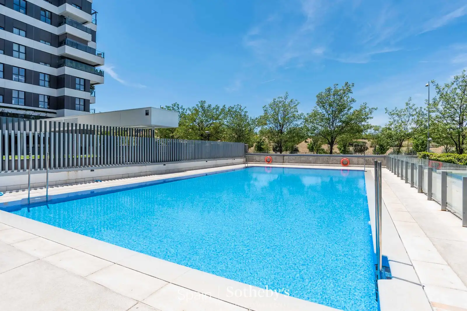 Piscina de Apartamento en venta en Madrid con Aire acondicionado, Calefacción y Terraza