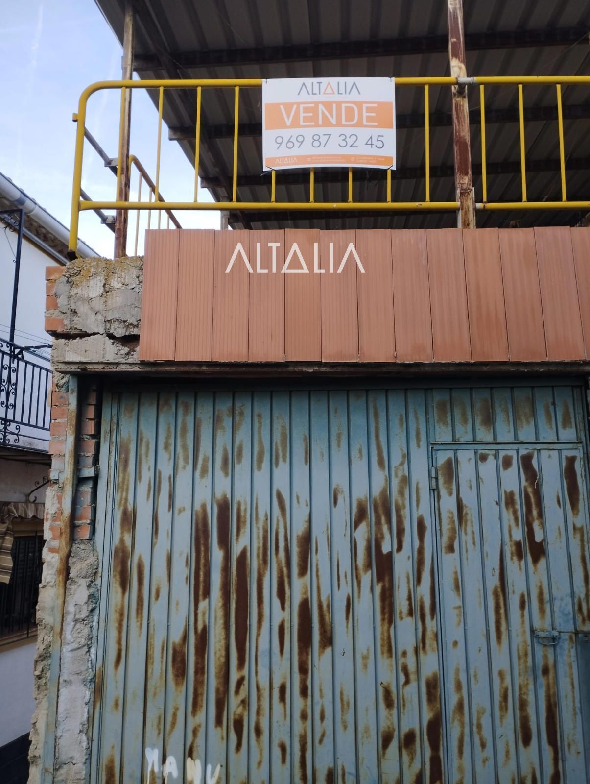 Exterior view of Garage for sale in Canalejas del Arroyo