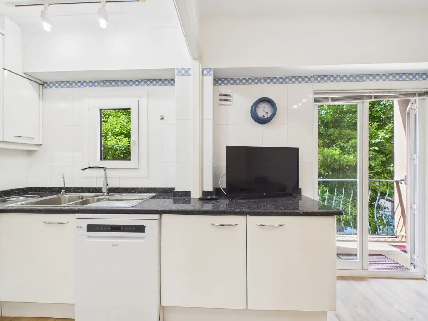 Kitchen of Flat for rent in  Palma de Mallorca  with Air Conditioner, Furnished and Balcony