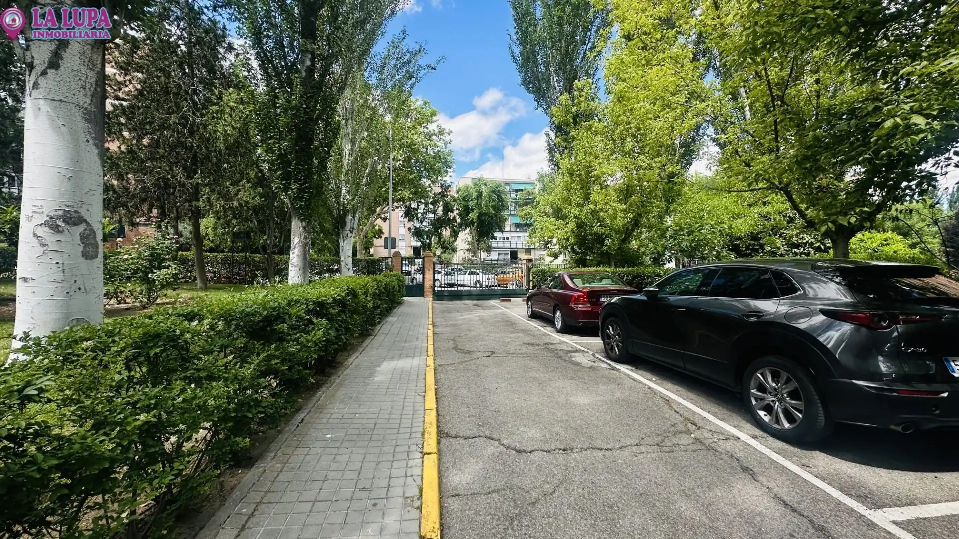 Parking of Flat for sale in Madrid  with Air Conditioner, Heating and Private garden