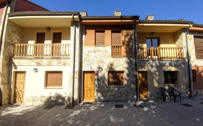 Exterior view of Single-family semi-detached to rent in Llanes