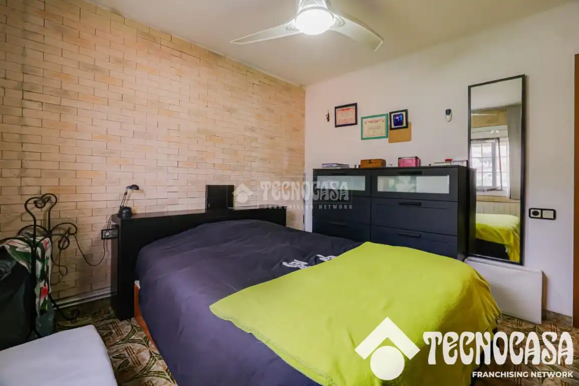 Bedroom of Flat for sale in Santa Coloma de Gramenet  with Heating