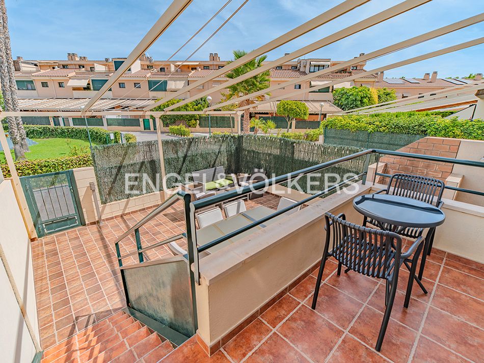 Casa adosada en venta en Calle Enric Valor, 12, Alicante Golf