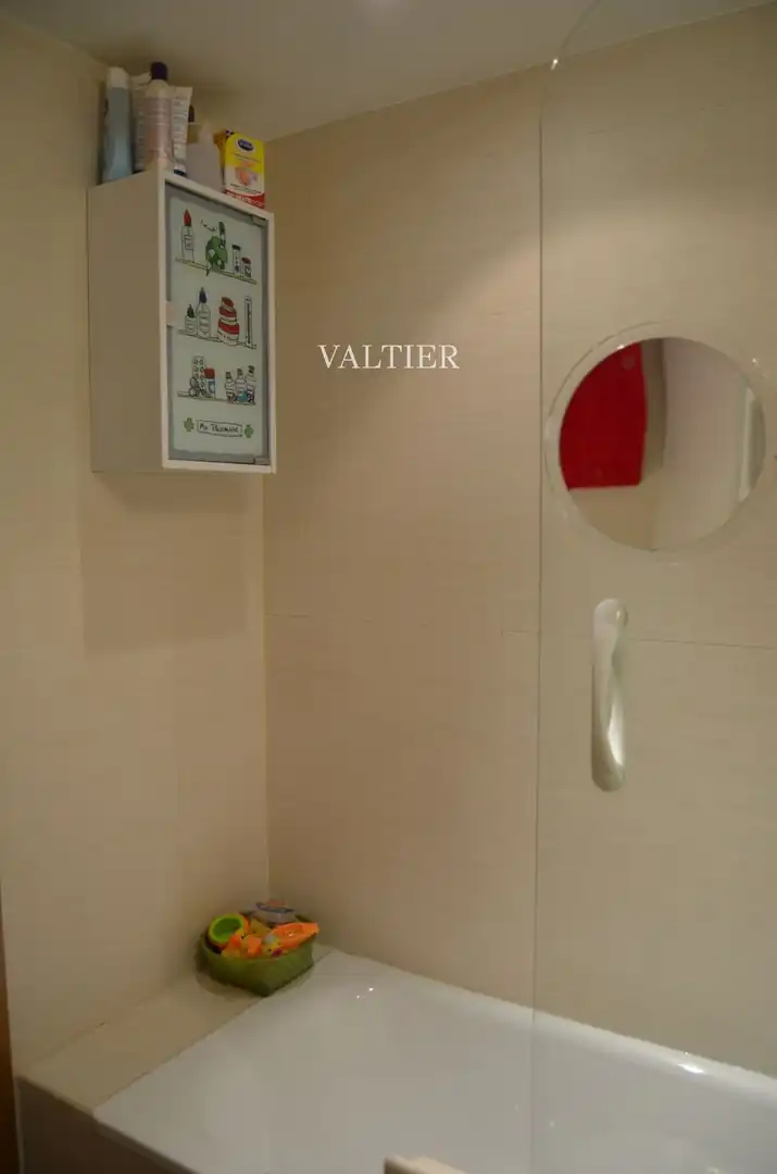 Baño de Piso de alquiler en Madrid con Aire acondicionado
