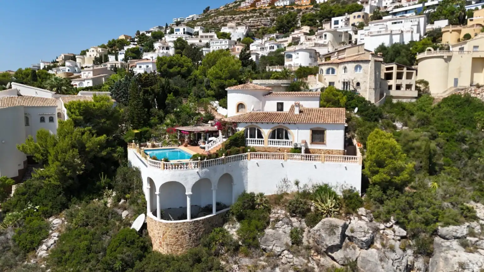 Vista exterior de Casa o chalet en venta en Benitachell / El Poble Nou de Benitatxell con Aire acondicionado, Calefacción y Jardín privado