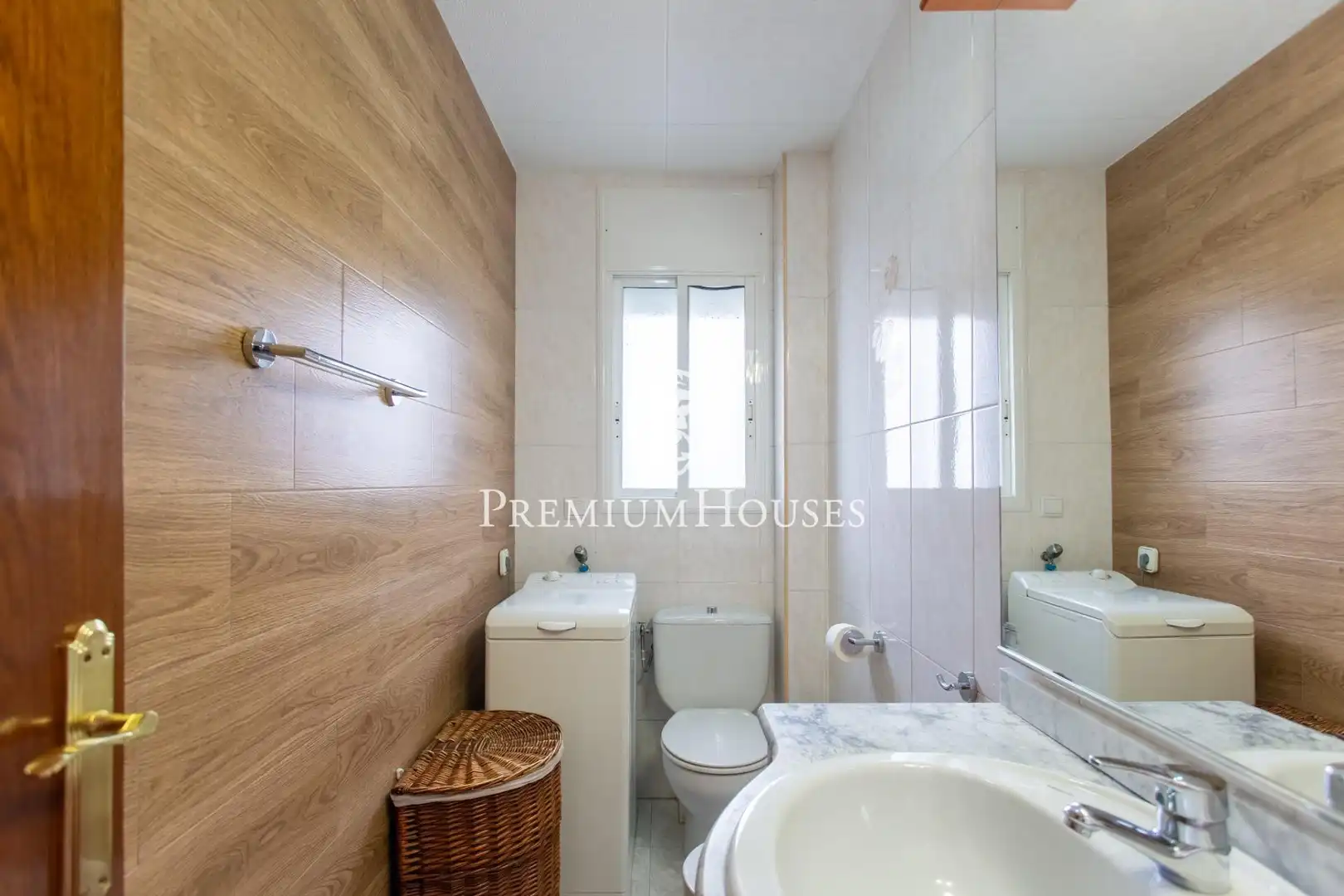 Baño de Casa o chalet en venta en Badalona con Aire acondicionado, Calefacción y Jardín privado