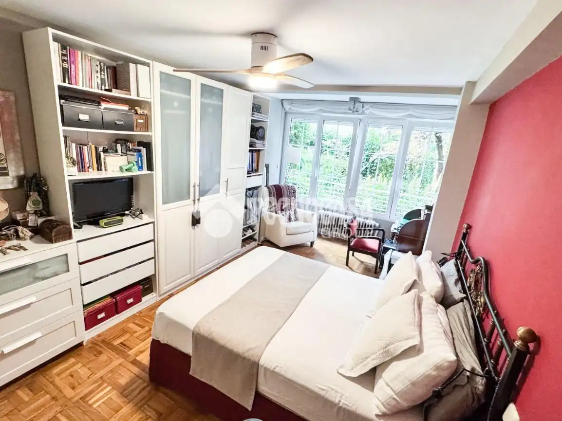 Habitación de Piso en venta en Madrid con Calefacción, Parquet y Terraza