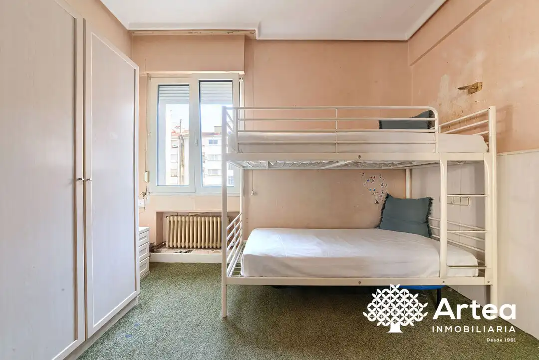 Bedroom of Flat for sale in Bilbao   with Heating