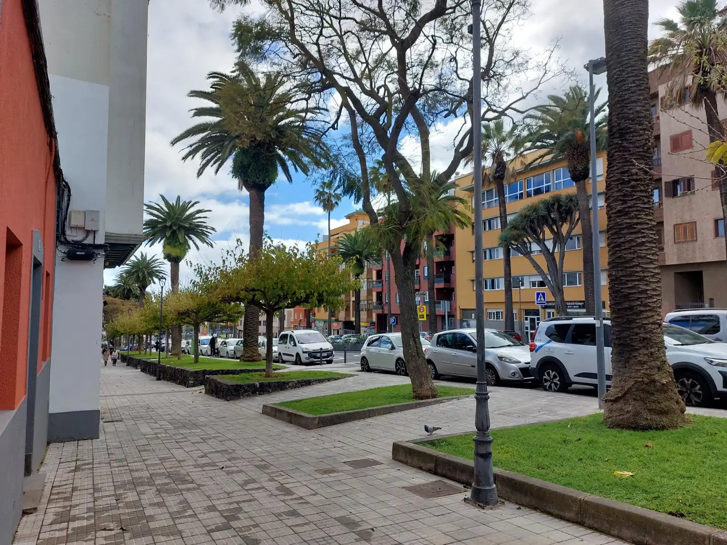 Vista exterior de Piso para compartir en San Cristóbal de la Laguna con Terraza y Alarma