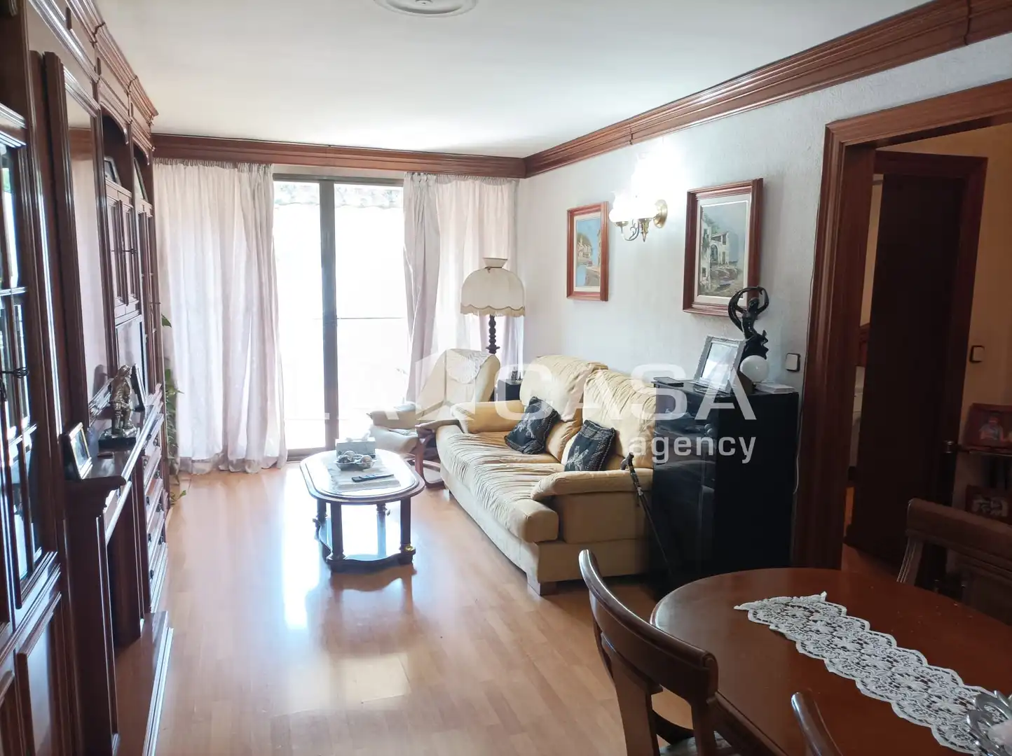 Sala d'estar de Pis en venda en Santa Coloma de Gramenet amb Balcó