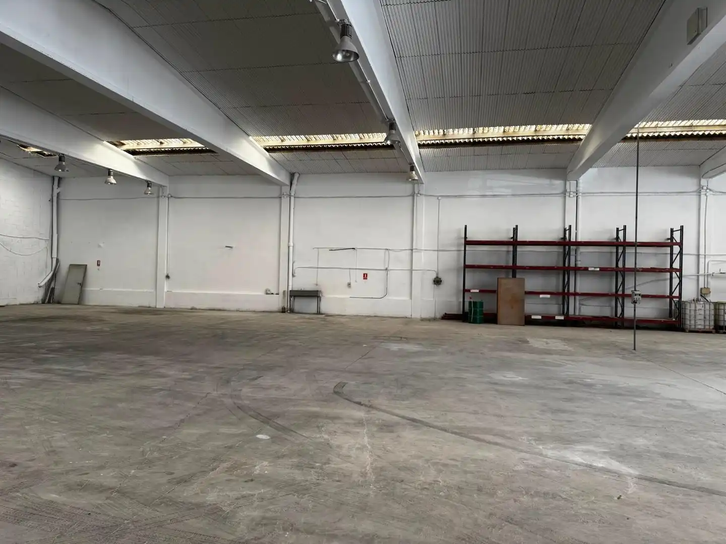 Fabrikhallen zur Miete in Llevant