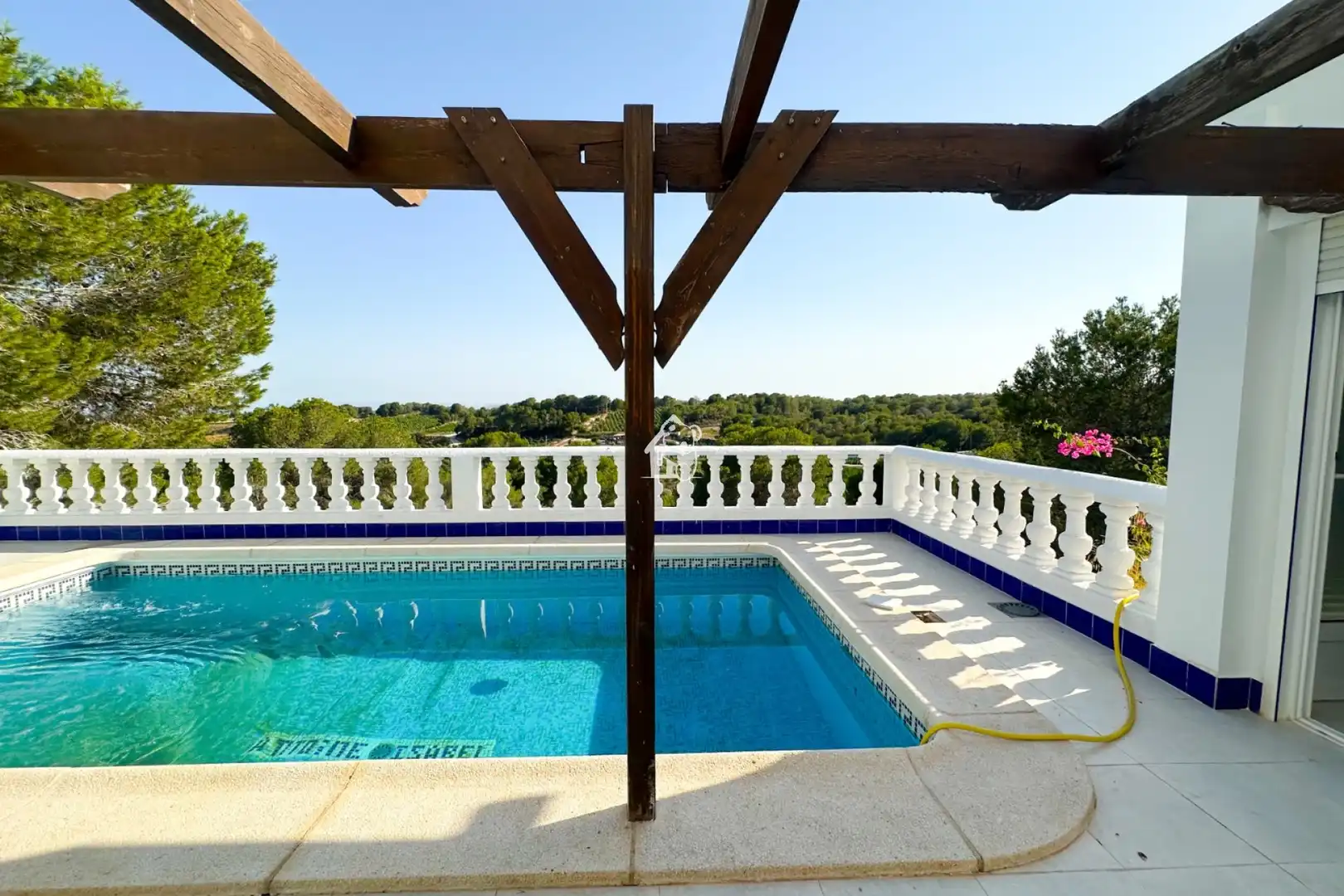 Schwimmbecken von Country house zur Miete in Pilar de la Horadada mit Privatgarten, Terrasse und Abstellraum