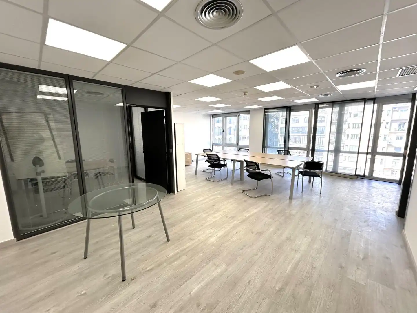Büro mit Aufzug zur Miete in Carrer del Consell de Cent