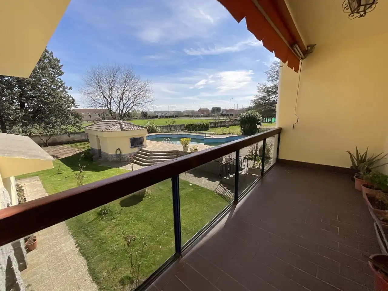 Terrassa de Casa o xalet en venda en Castañares de Rioja amb Calefacció, Jardí privat i Parquet