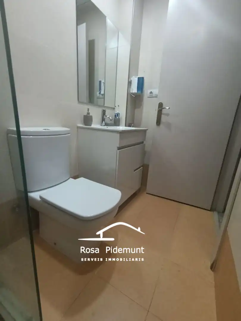Badezimmer von Erdgeschoss zum Verkauf in Centre