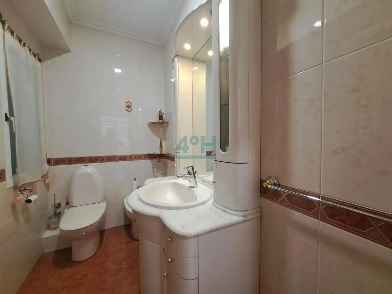 Bathroom of Flat for sale in Ourense Capital   with Heating, Storage room and Furnished