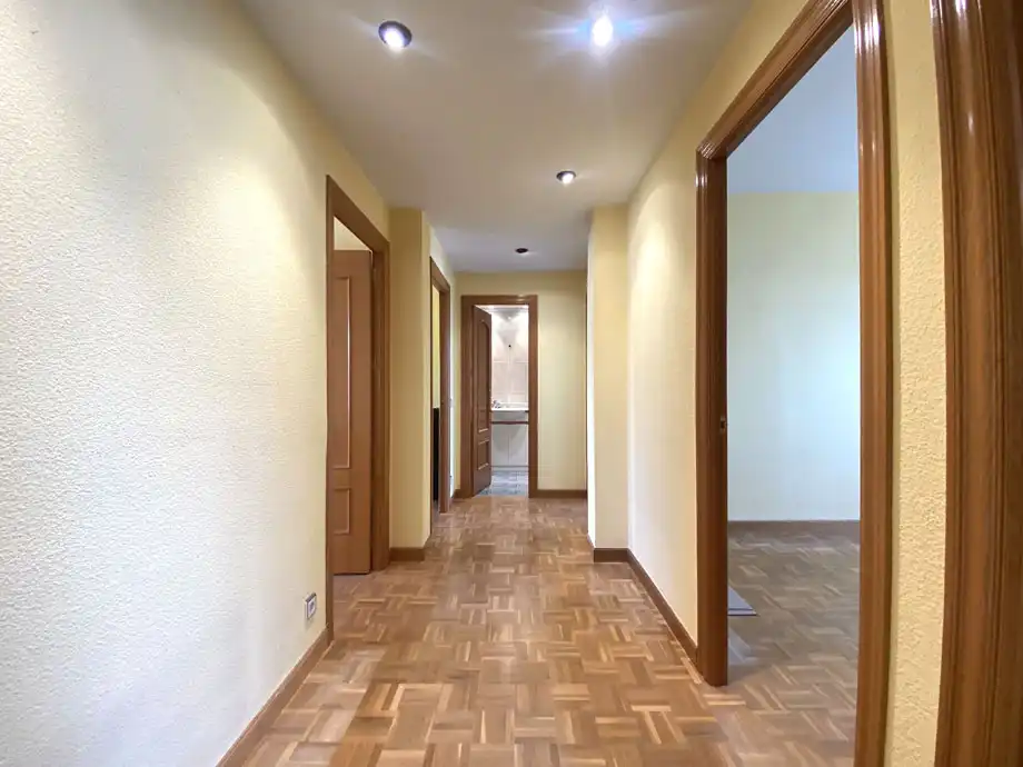 Piso en venta en Vitoria - Gasteiz con Calefacción, Parquet y Terraza