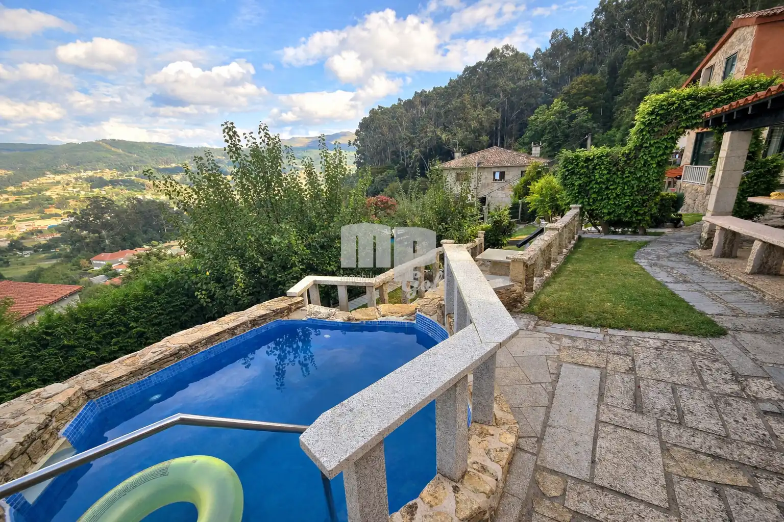 Chalet con terraza en venta en Camiño de Albarronda, imagen 2
