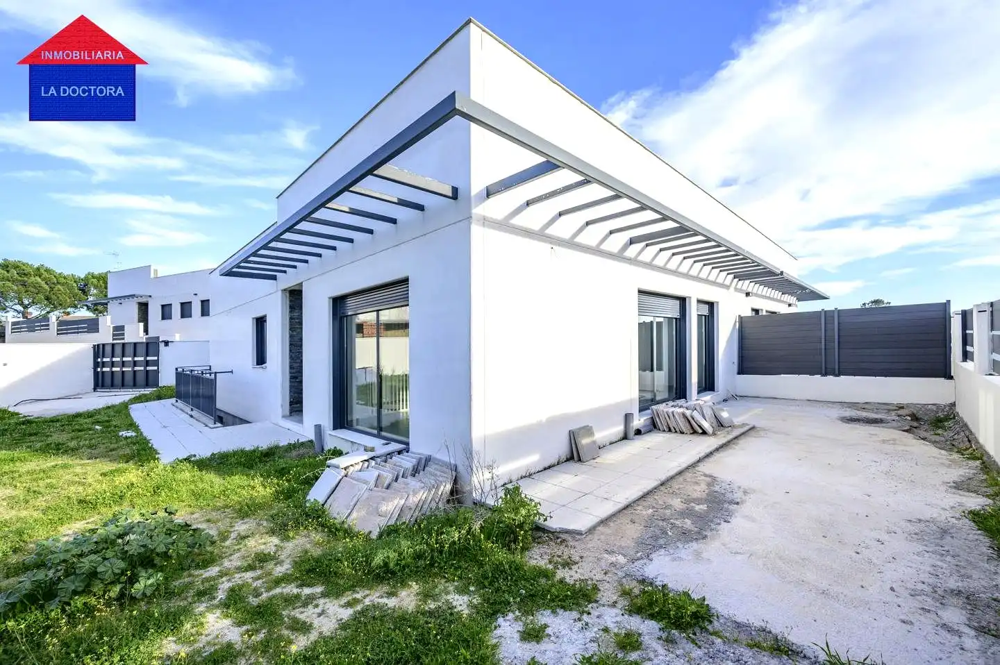 Vista exterior de Casa adosada en venta en Villamantilla con Aire acondicionado, Calefacción y Jardín privado