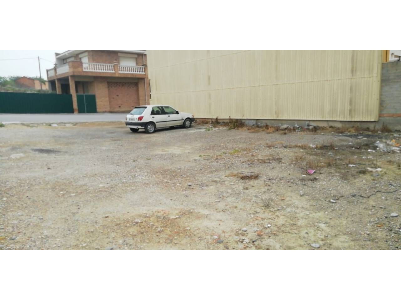 Terreny industrial en venda en Almacelles