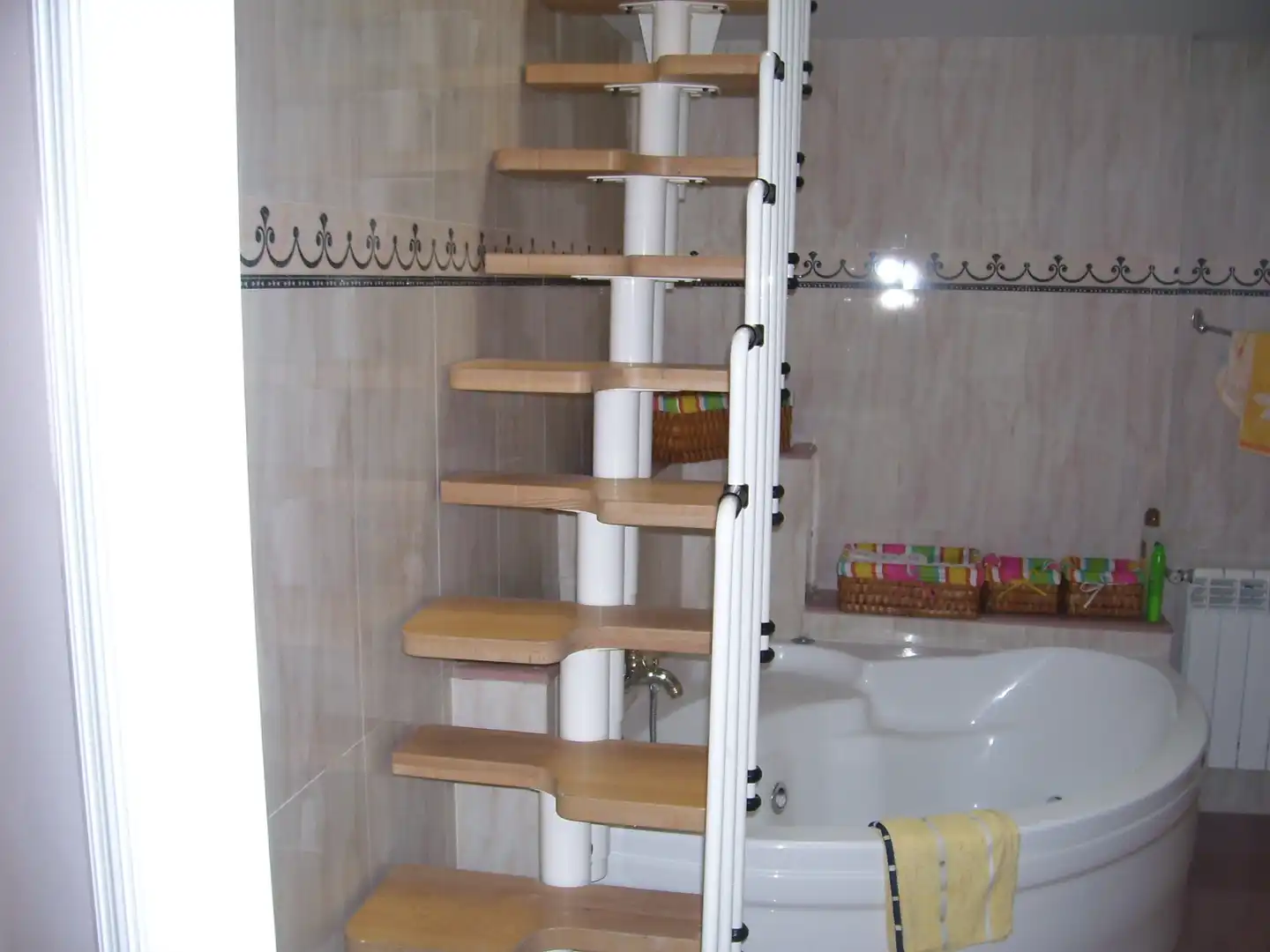 Bathroom of Attic for sale in Benaocaz  with Air Conditioner, Heating and Parquet flooring