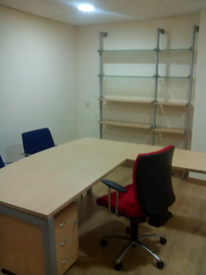 Büro zum Verkauf in Toledo mit Klimaanlage, Heizung und Abstellraum