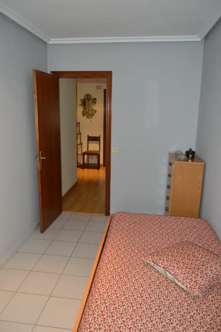 Habitación de Piso en venta en Avilés con Calefacción, Parquet y Trastero