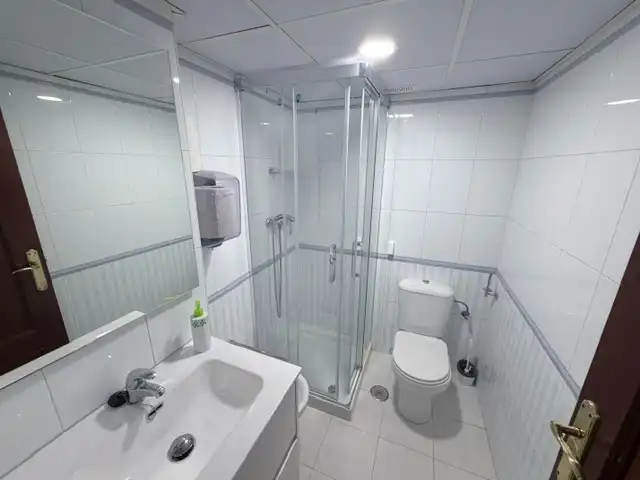 Bathroom of Flat for rent in Huelva  with Air Conditioner, Heating and Furnished