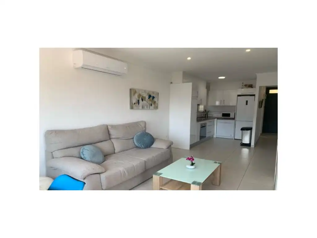 Flat for sale in Avenida De Jose Diaz Pacheco 131, imagen 2