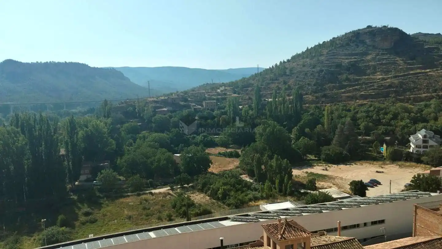 Casa adosada en venda en Ademuz amb Balcó