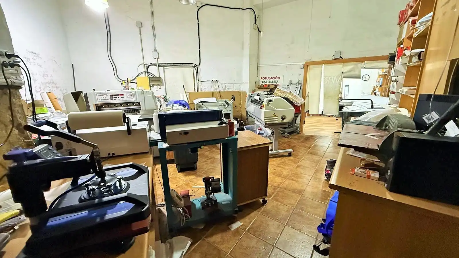 Cocina de Local en venta en Valencia con Amueblado