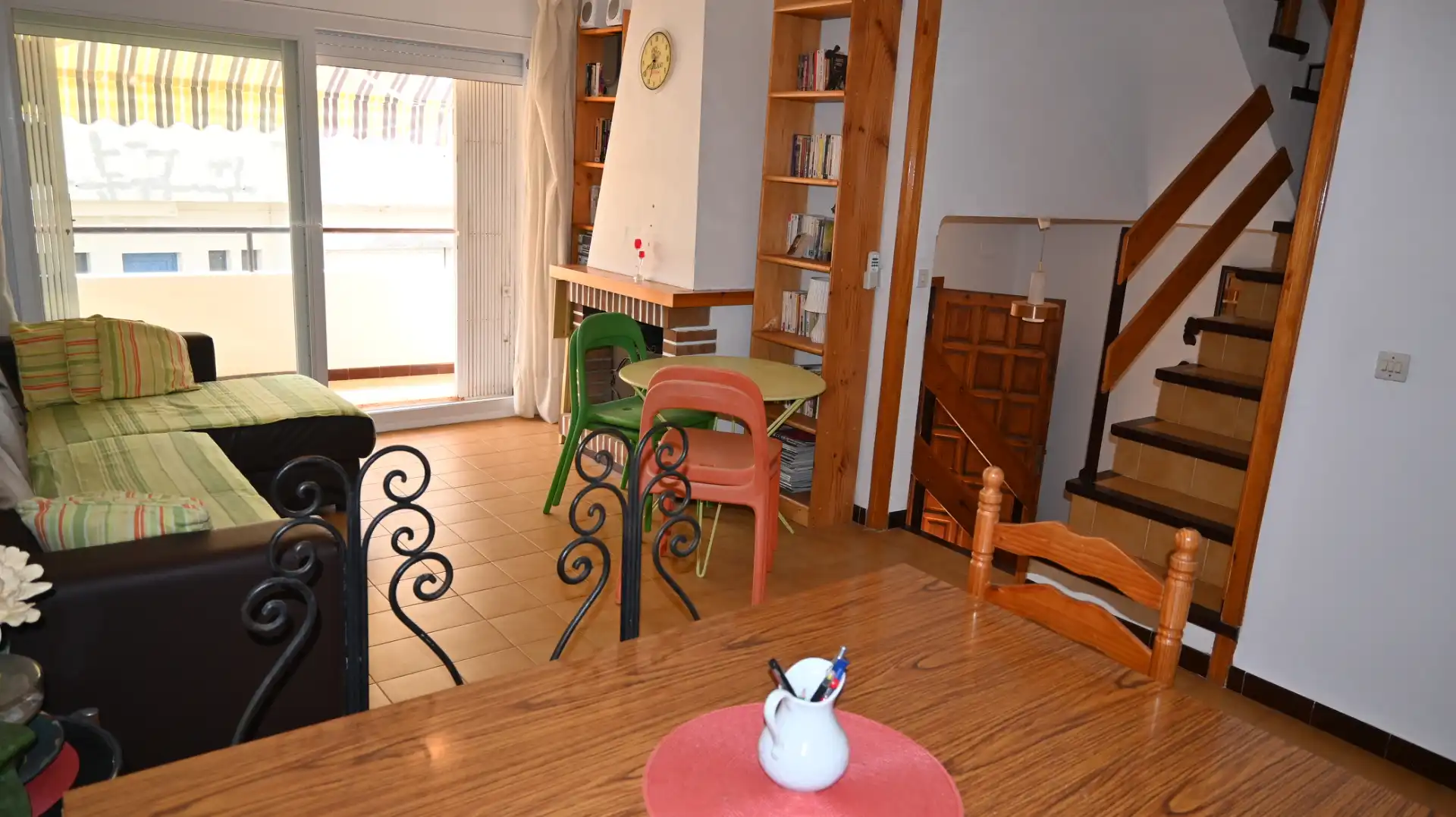 Esszimmer von Einfamilien-Reihenhaus zum Verkauf in L'Escala mit Möbliert