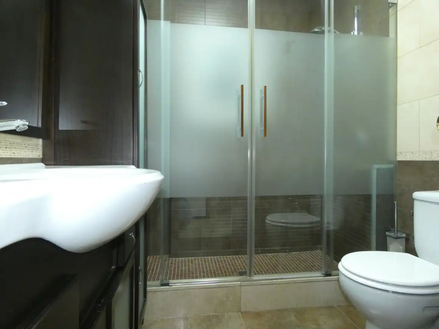 Bathroom of Flat for sale in Girona  with Air Conditioner, Heating and Furnished