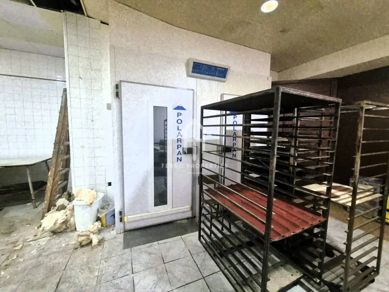 Local en venta en Loja con Aire acondicionado