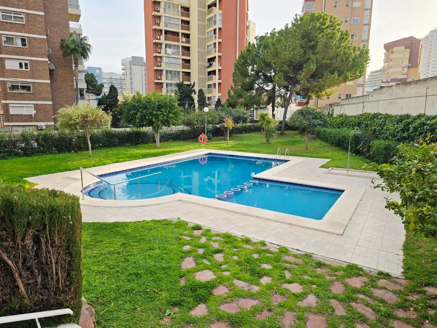 Swimming pool of Flat for rent in Benidorm  with Air Conditioner, Private garden and Terrace