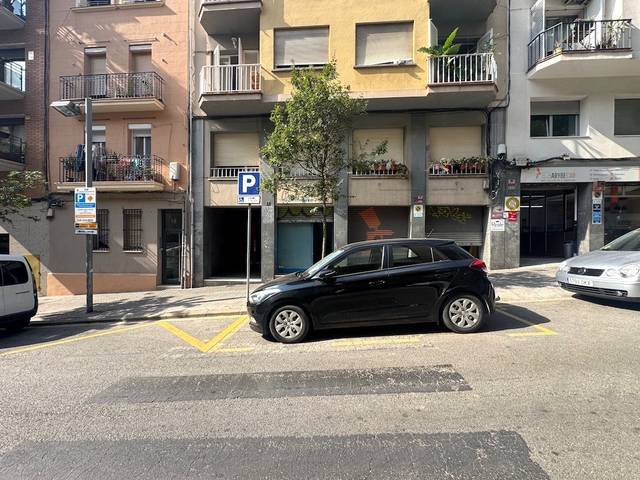 Local comercial en Alquiler en Carrer de Villar en El Guinardó