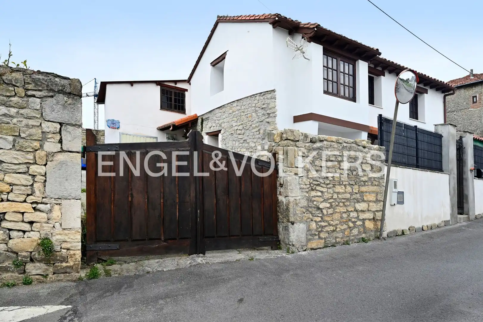 Vista exterior de Casa o chalet en venta en Suances con Calefacción y Jardín privado